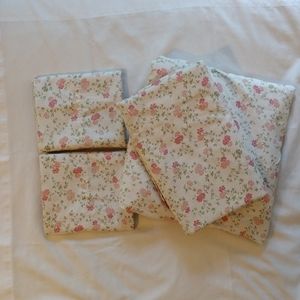 Home classics floral       "full size" sheet set.....